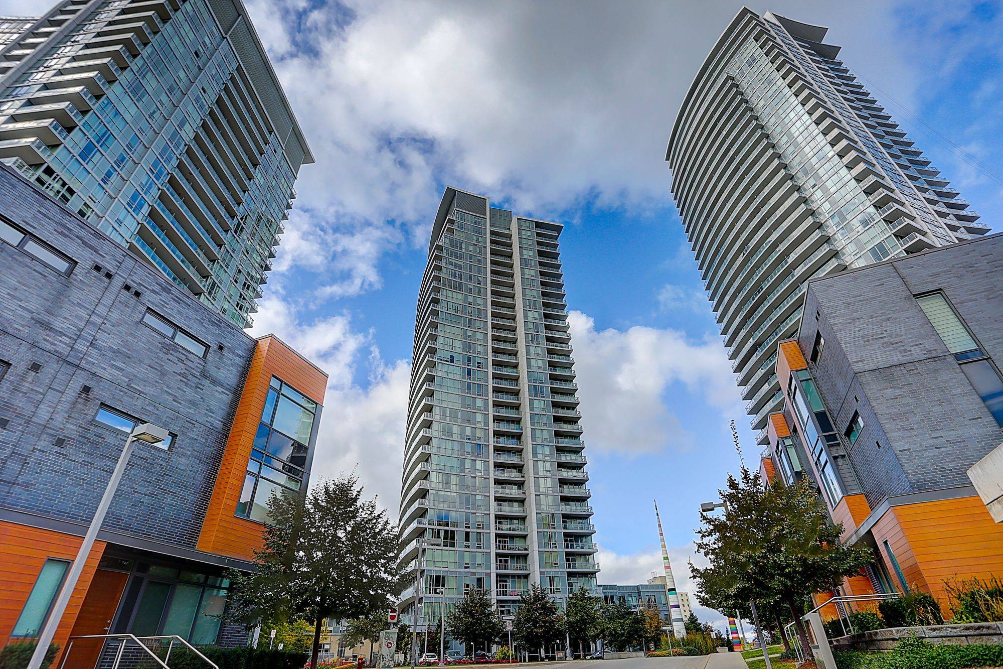 Toronto C15, ON M2J 0B7,66 Forest Manor RD #2706