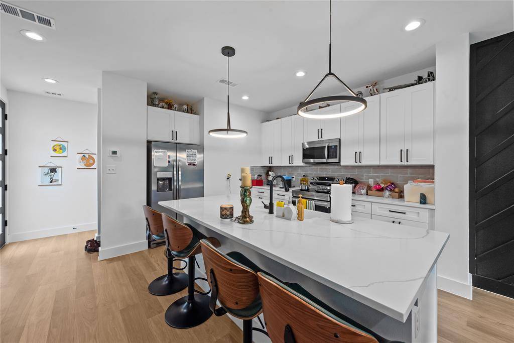 Dallas, TX 75235,5805 River side Drive