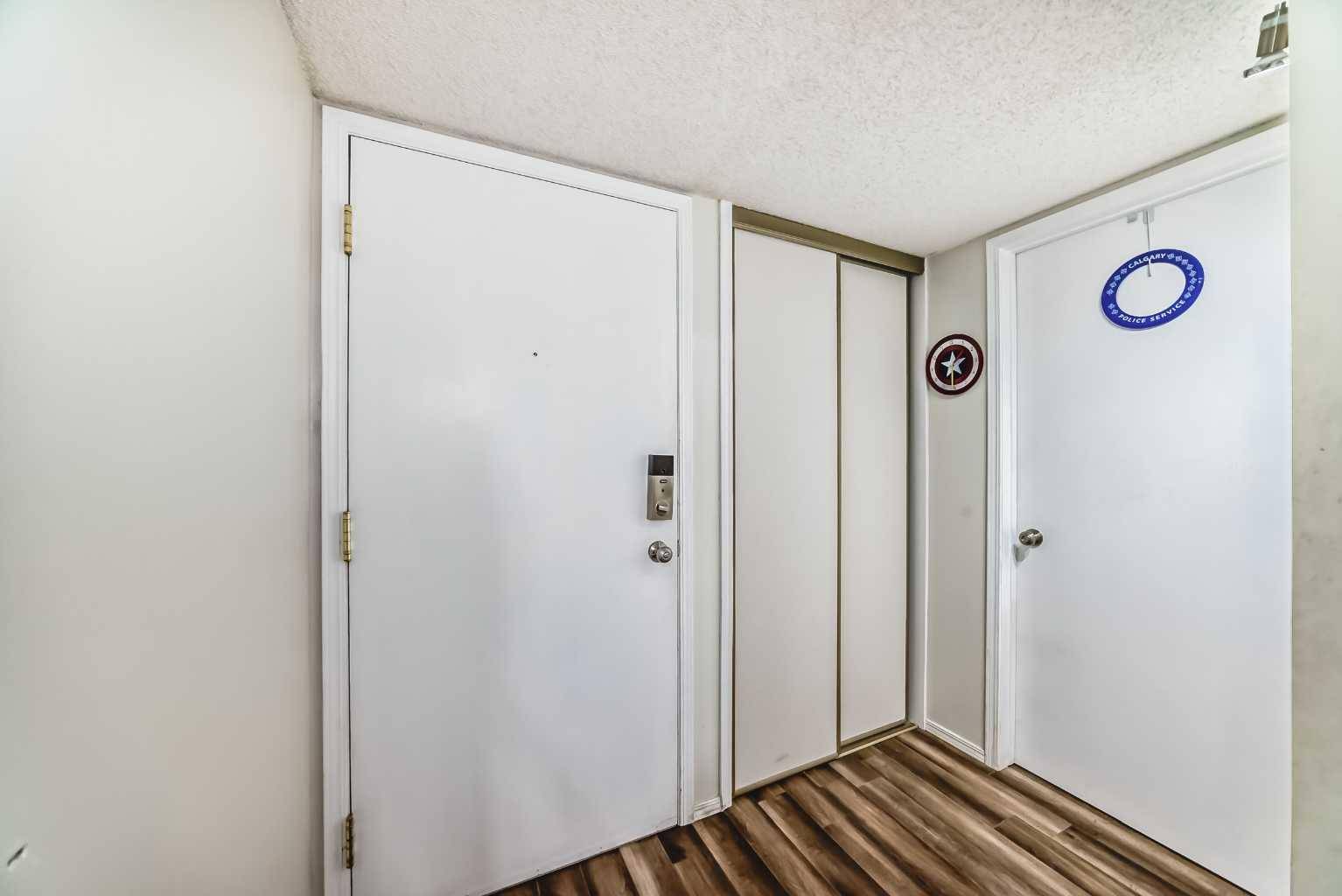 Calgary, AB T2N 4T4,2011 University DR NW #306
