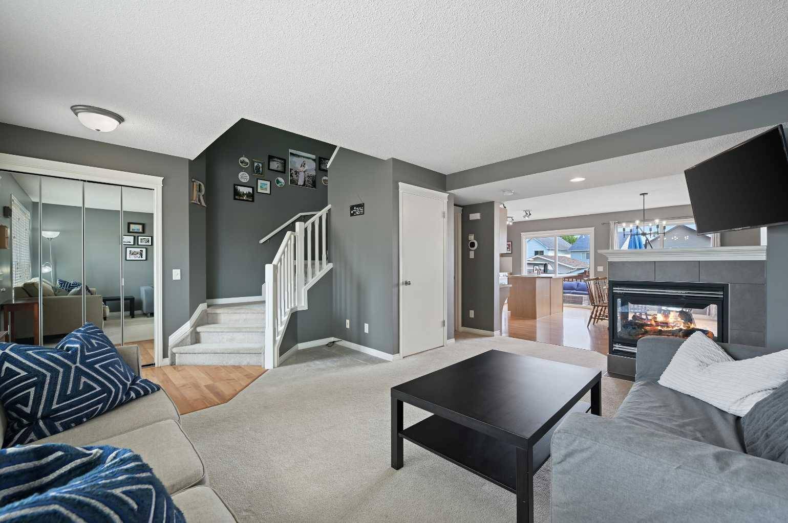 Calgary, AB T3L 3C8,425 Tuscany DR NW