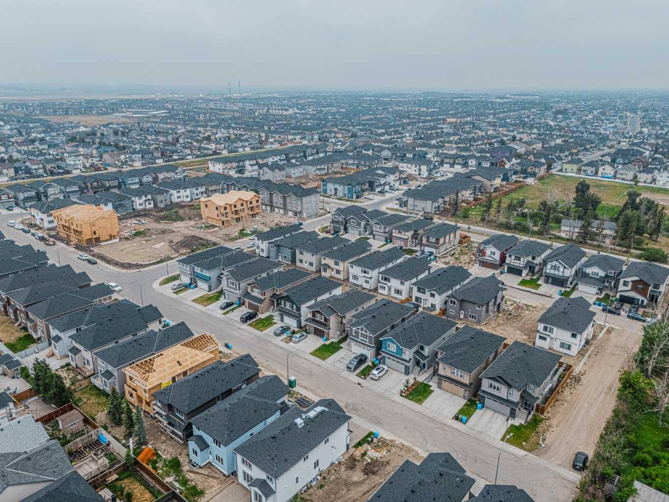 Calgary, AB t3j0z2,137 saddlecrest CIR NE