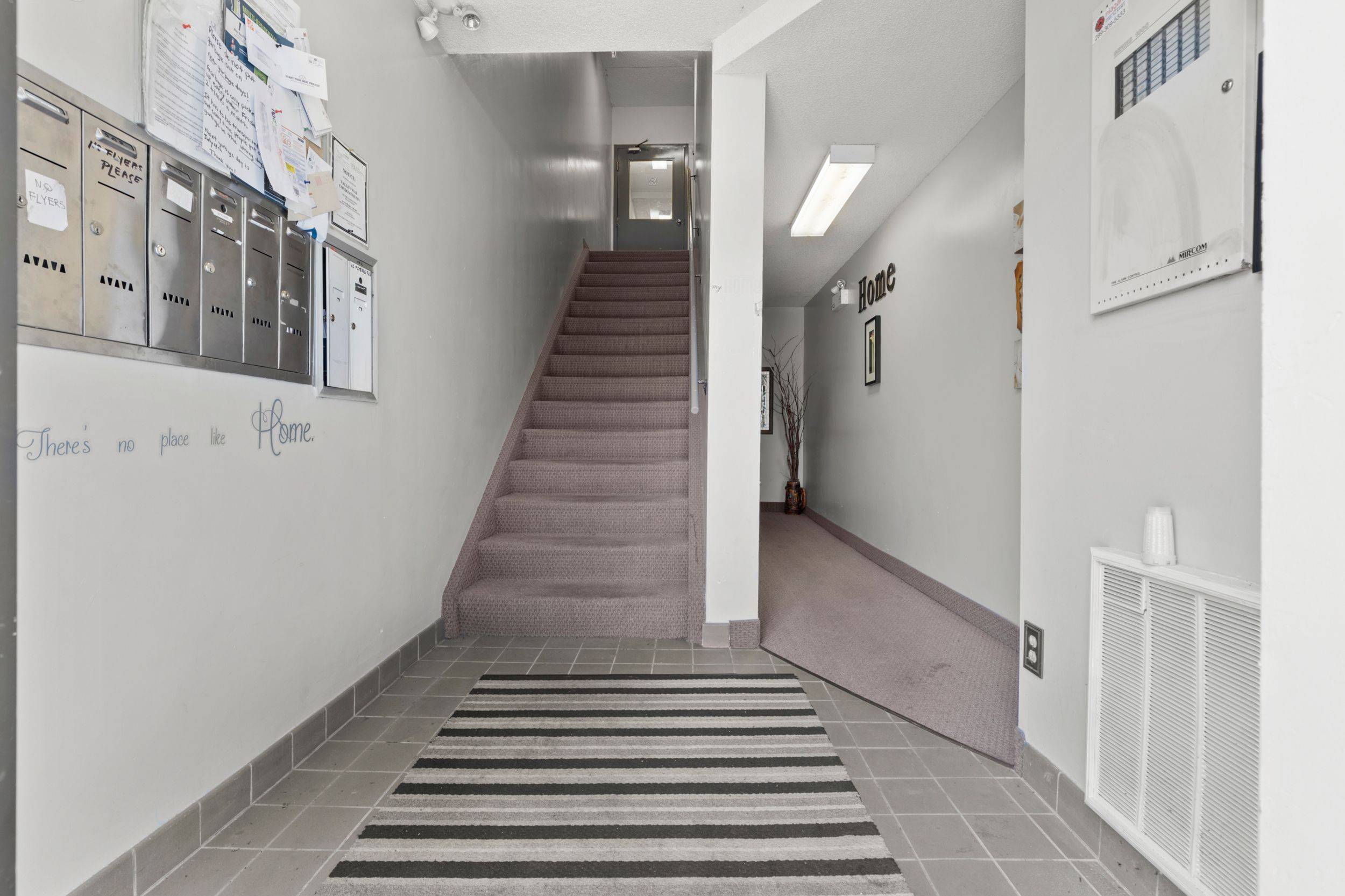 Niagara Falls, ON L2E 1W3,4872 Valley WAY #3