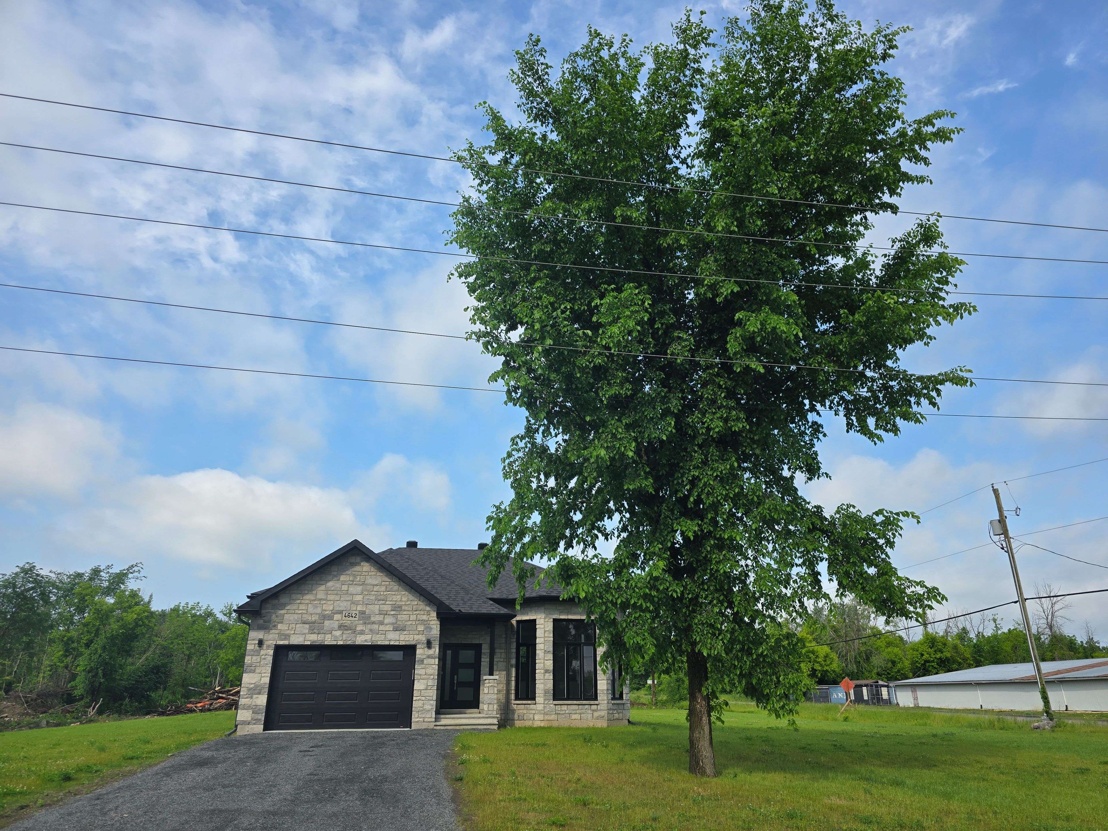 South Stormont, ON K0C 2A0,4642 CORNETT LN