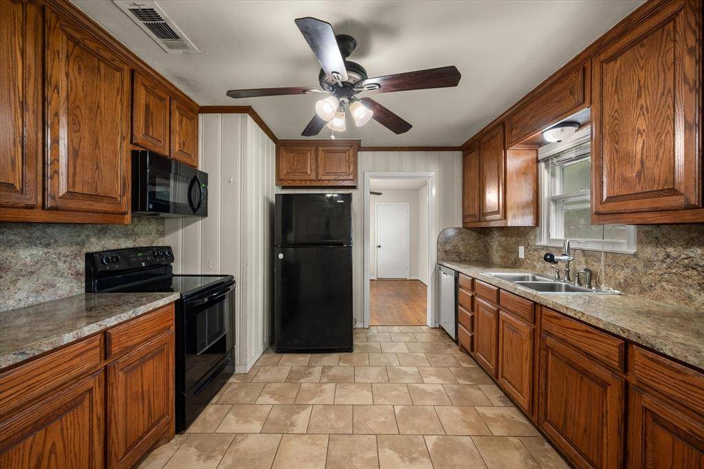 Ferris, TX 75125,301 W 5th Street