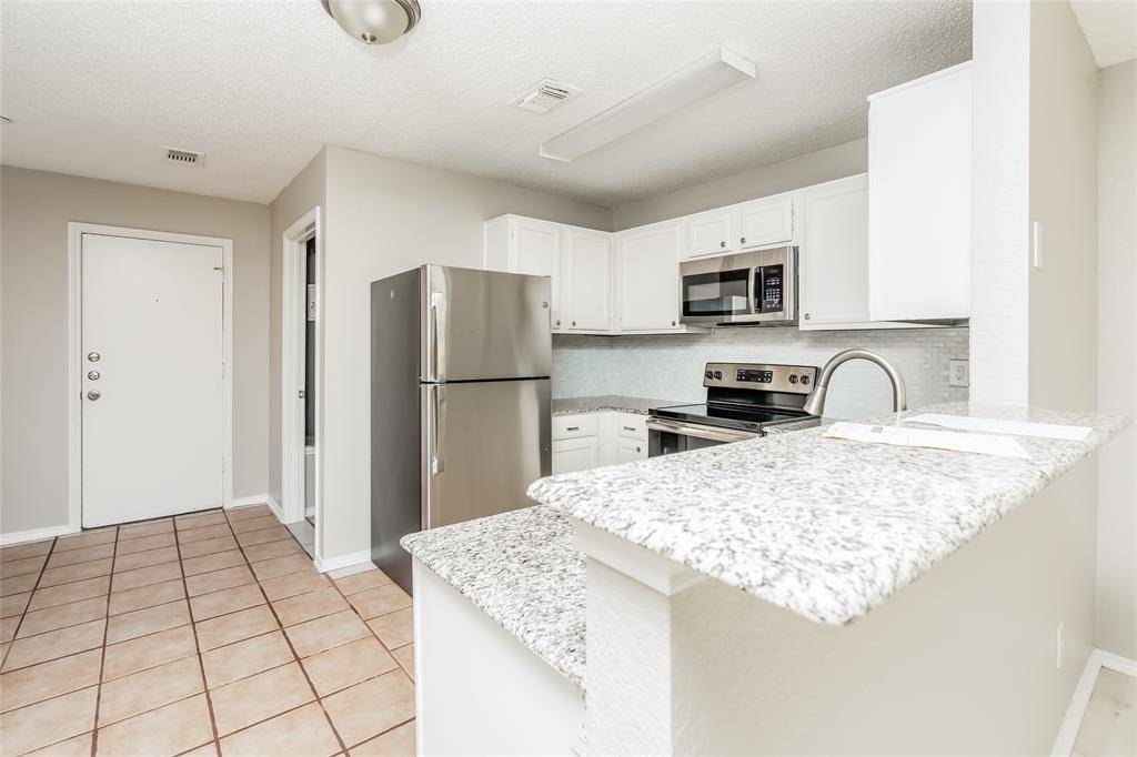 Lewisville, TX 75067,930 Boxwood Drive