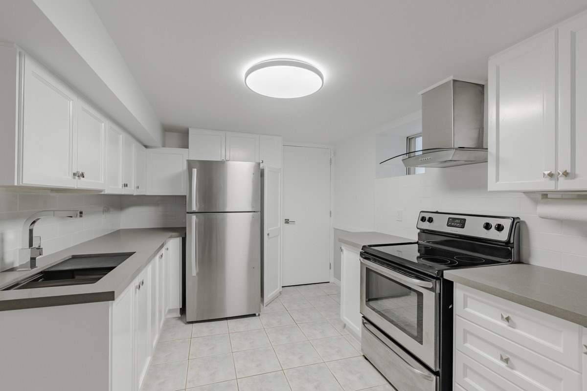 Toronto W01, ON M6R 2Y8,159 Parkside DR #4