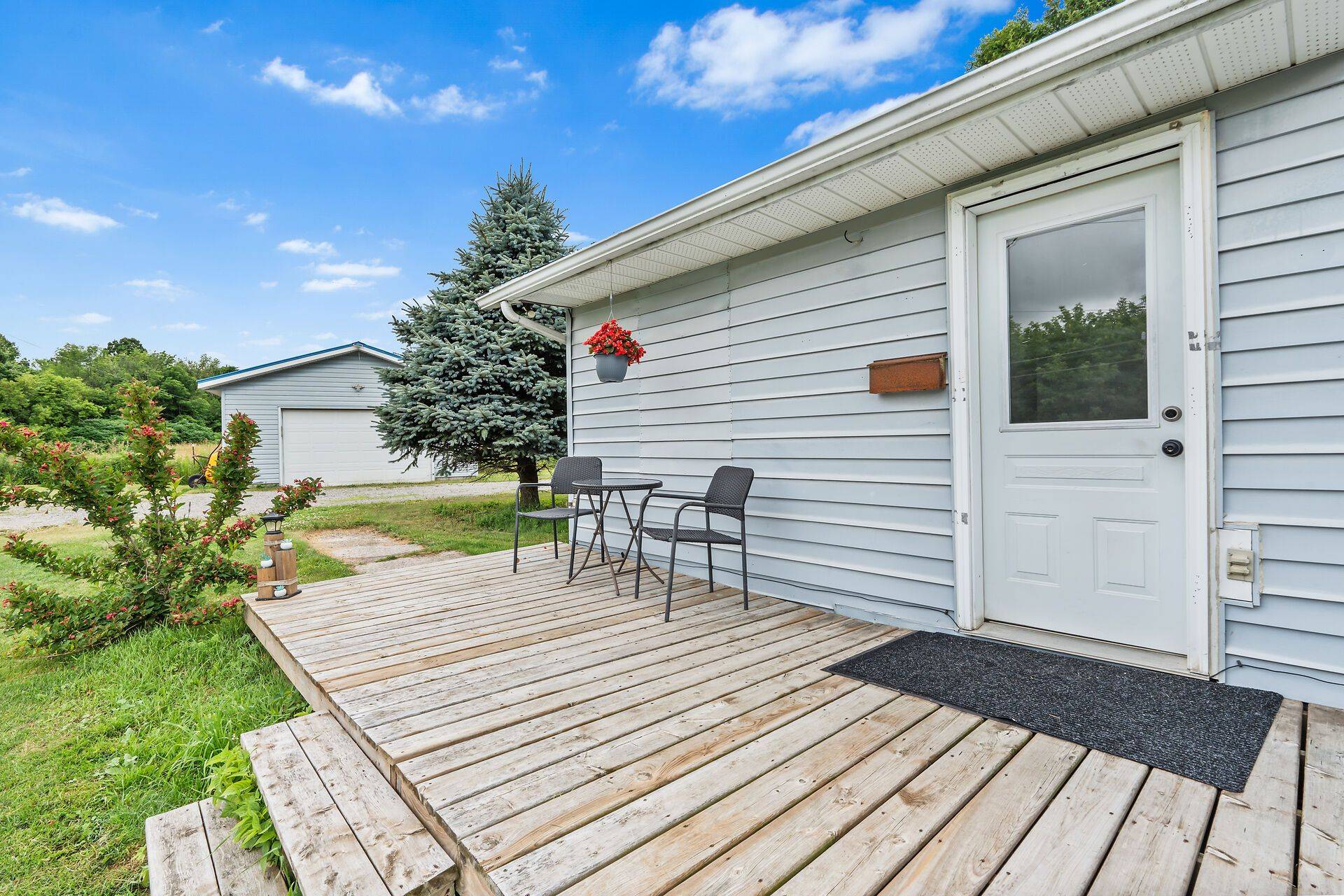 Leeds And The Thousand Islands, ON K0E 1N0,251 Briar Hill RD