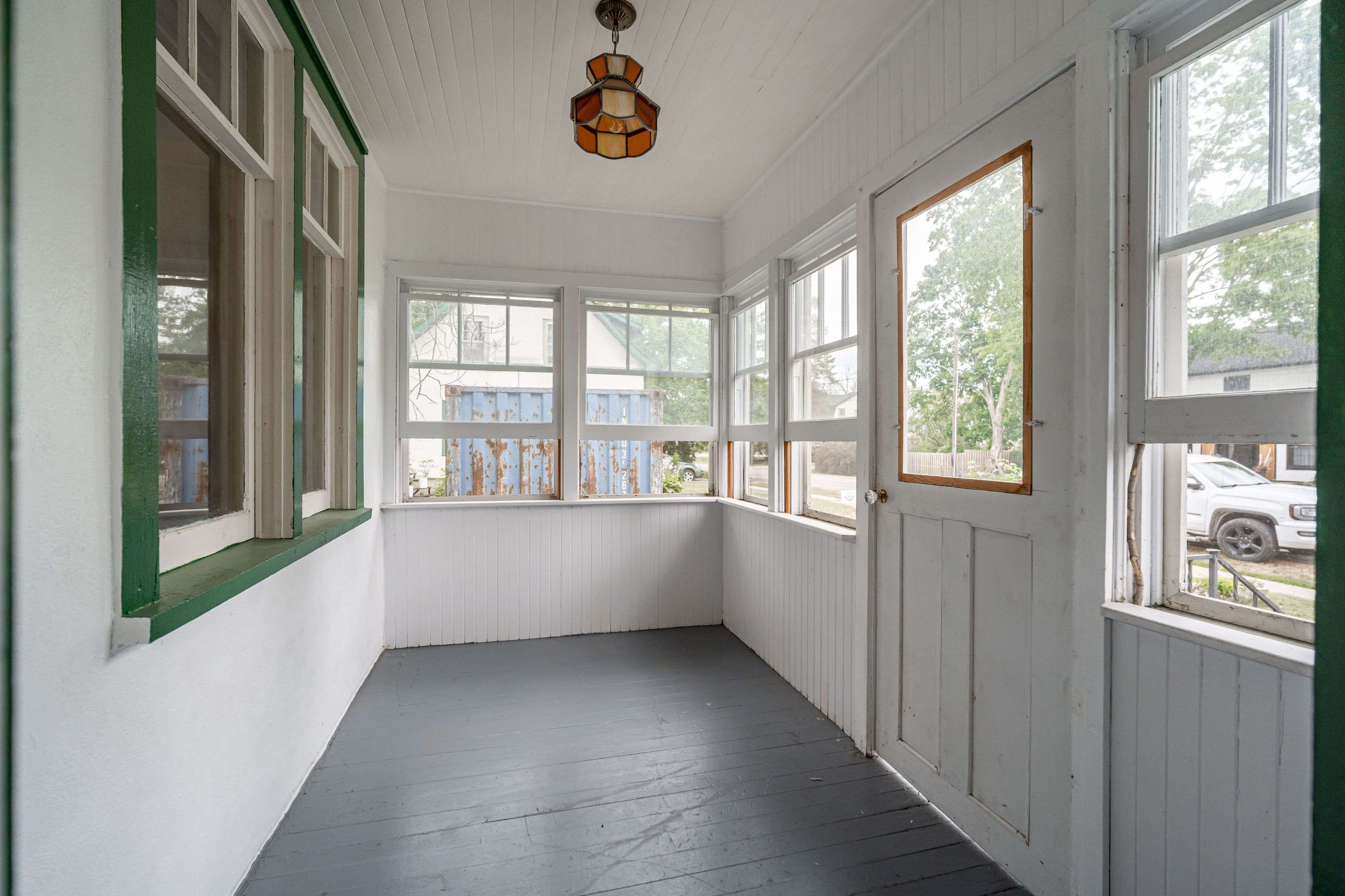 Kawartha Lakes, ON K0L 2W0,11 Queen ST S