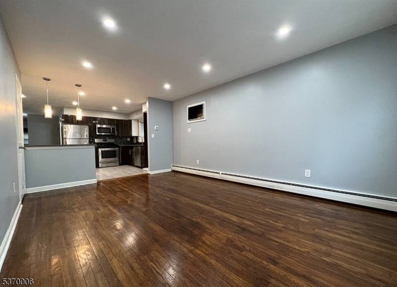 Newark City, NJ 07106,47 Smith St #1