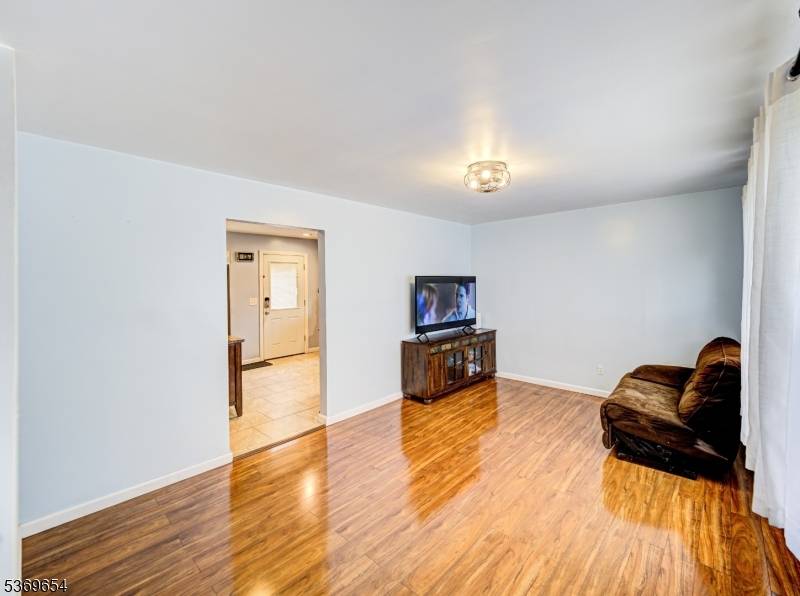 Manville Boro, NJ 08835,919 Boesel Ave