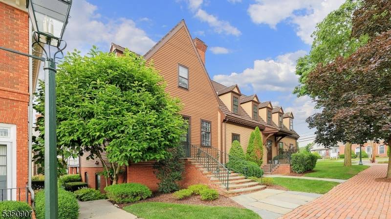 New Providence Boro, NJ 07974,39 Murray Hill Sq