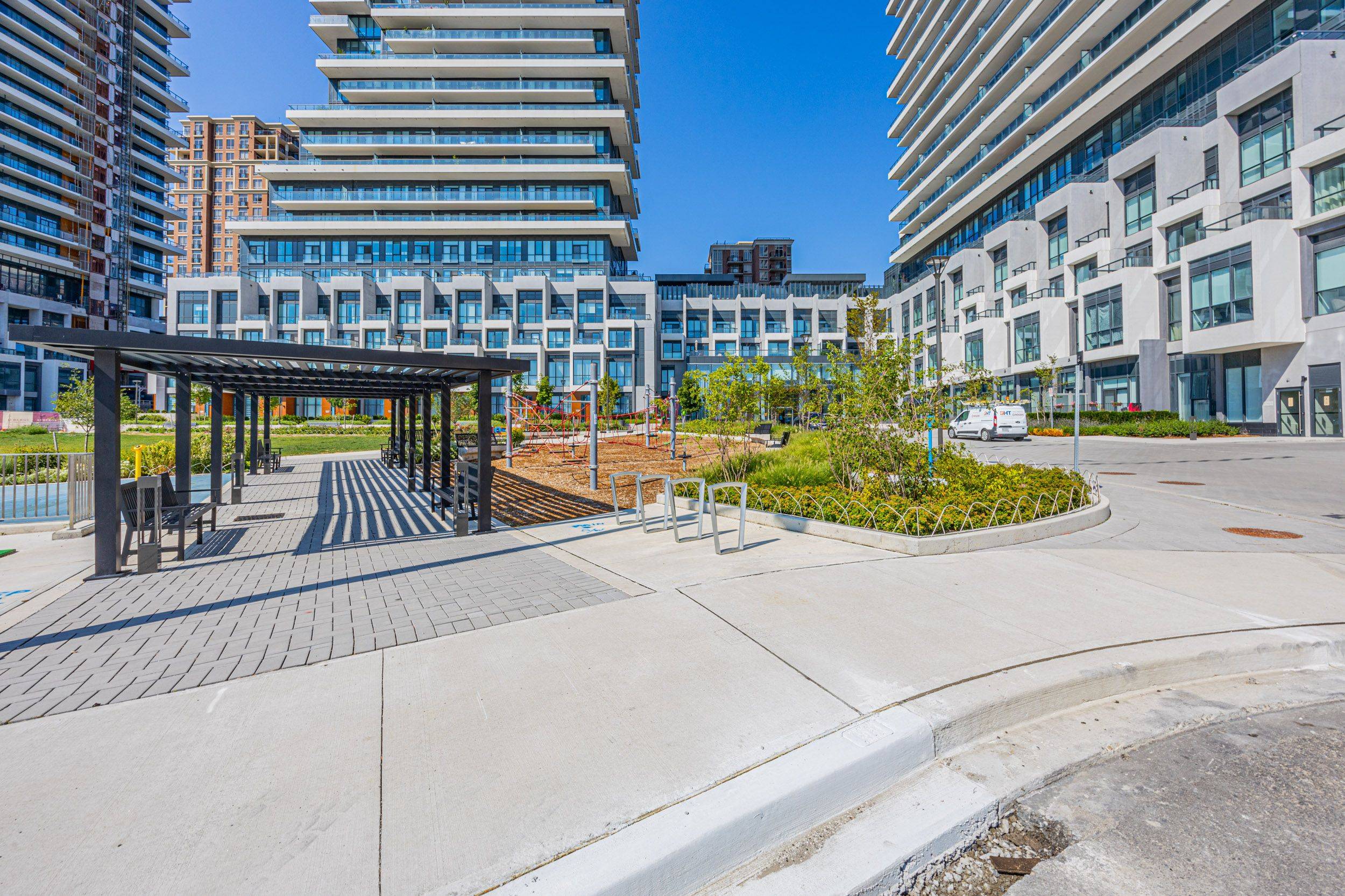 Toronto C13, ON M3C 0P7,30 Inn On The Park DR #1510