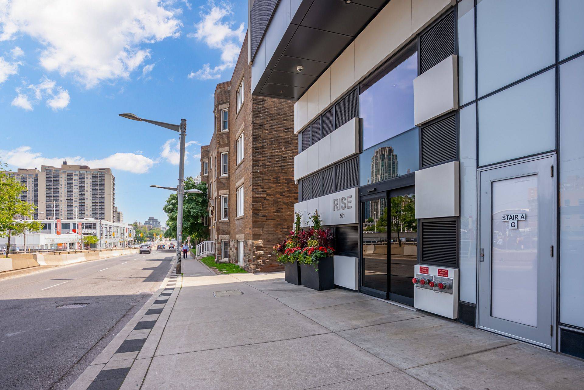 Toronto C02, ON M5P 0A2,501 St. Clair AVE W #602