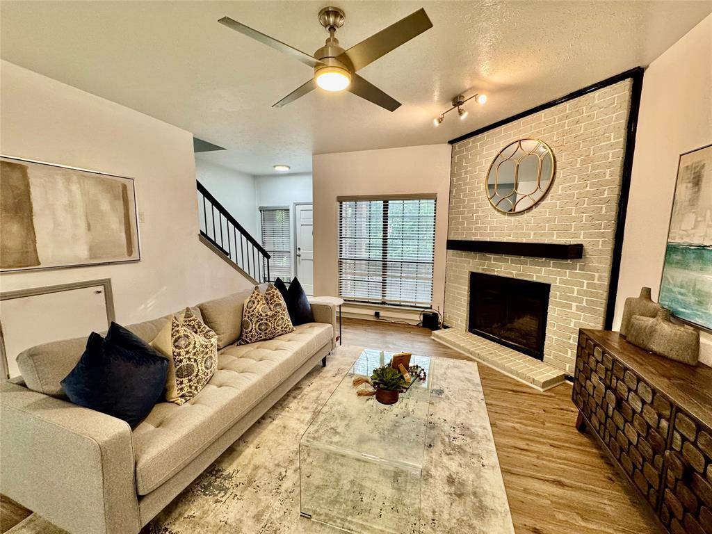 Dallas, TX 75231,9910 Royal Lane #601