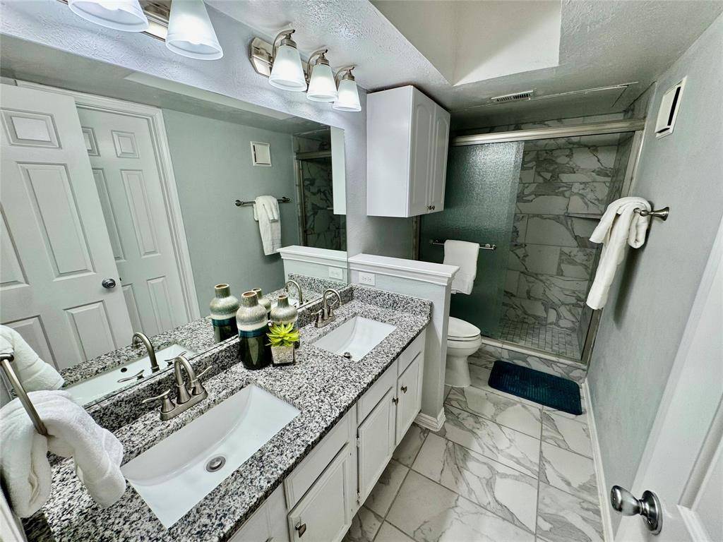 Dallas, TX 75231,9910 Royal Lane #601
