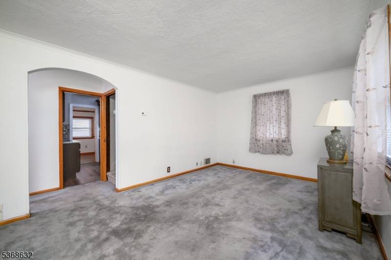 Linden City, NJ 07036,727 Ercama St