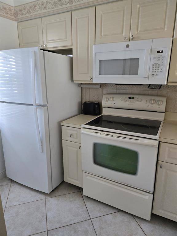 Pompano Beach, FL 33069,2226 N Cypress Bend Dr #109