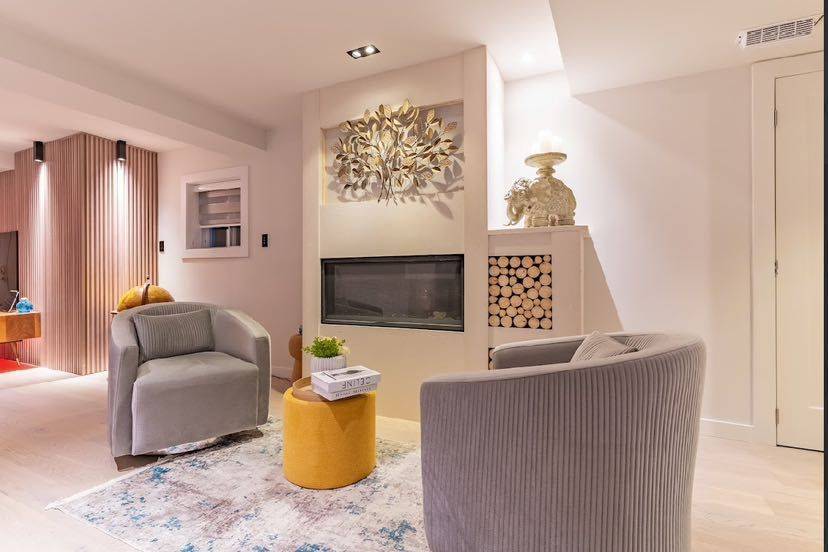 Georgina, ON L4P 2T9,245 Bayview AVE