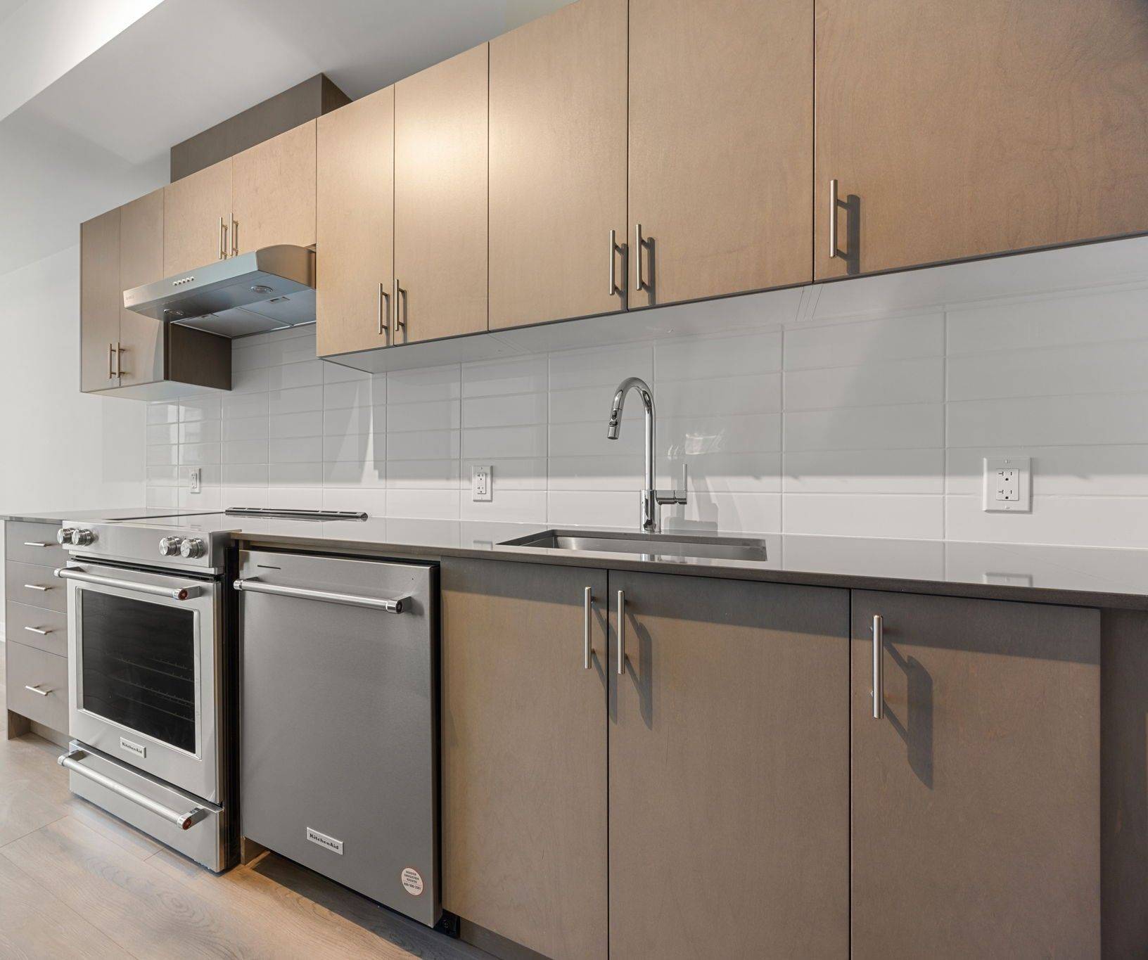 Vaughan, ON L4K 0N9,8960 Jane ST #2019