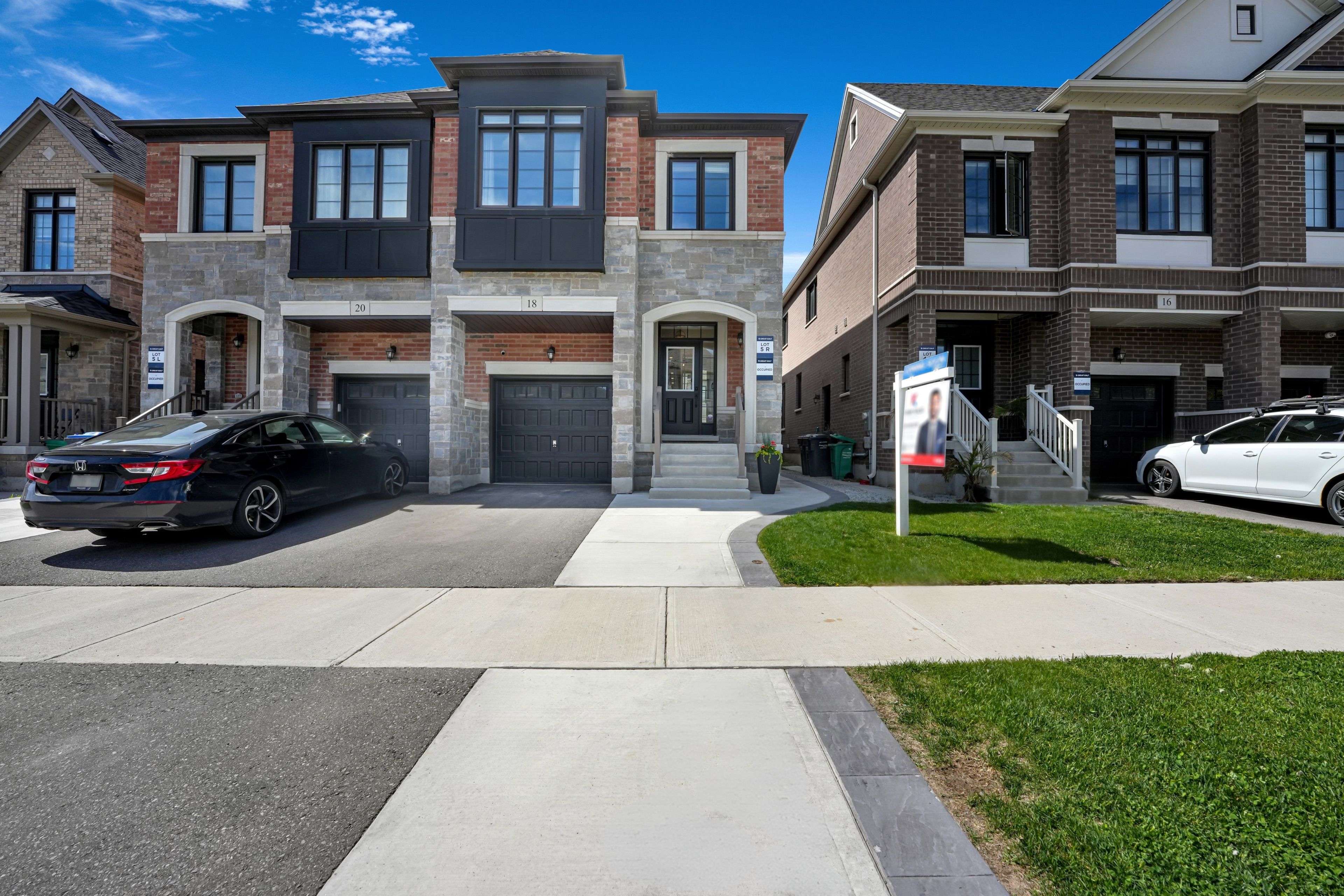 Brampton, ON L6Y 6J4,18 Quinton RDG