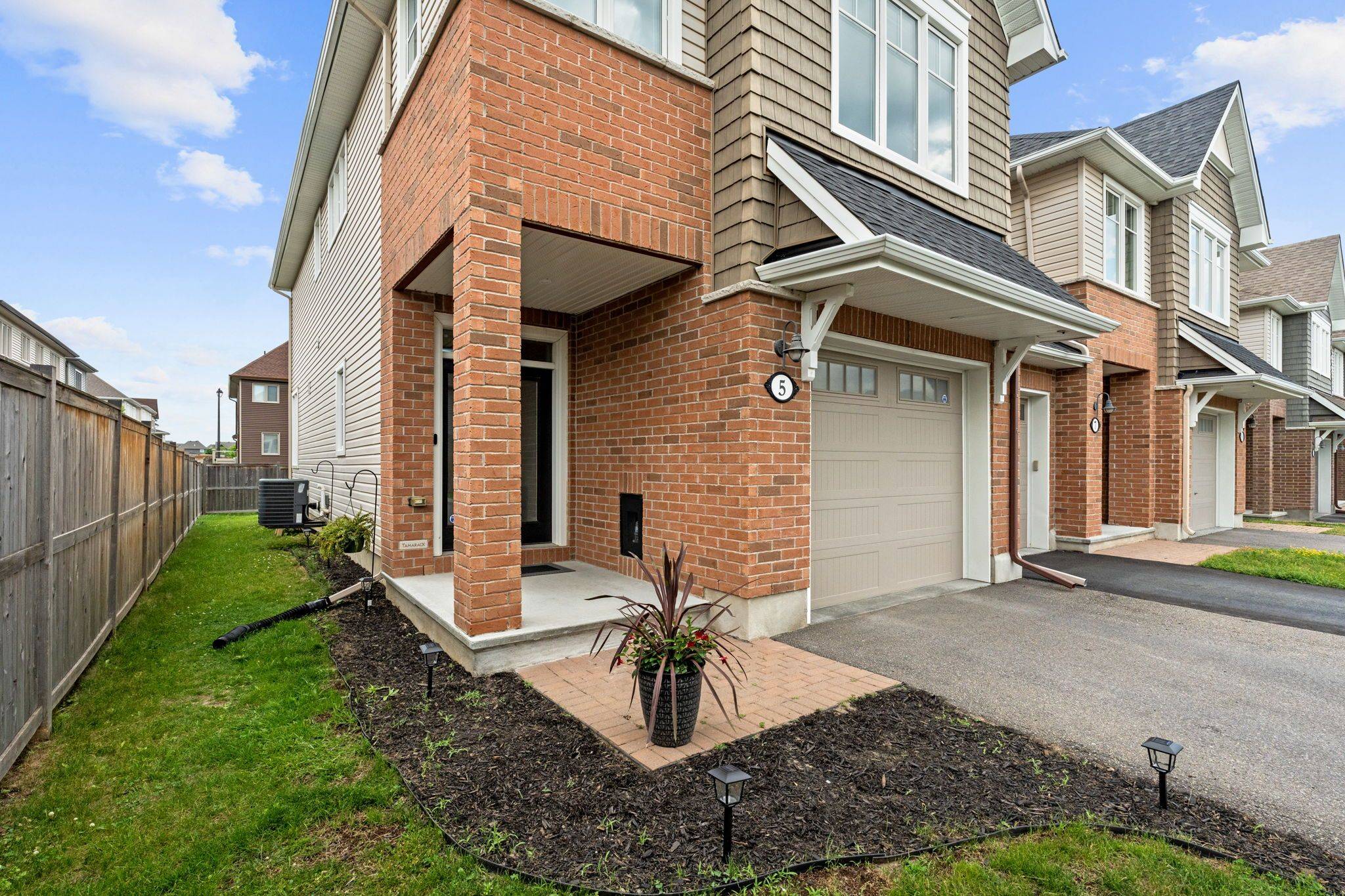 Stittsville - Munster - Richmond, ON K2S 2M8,5 Merrill ST