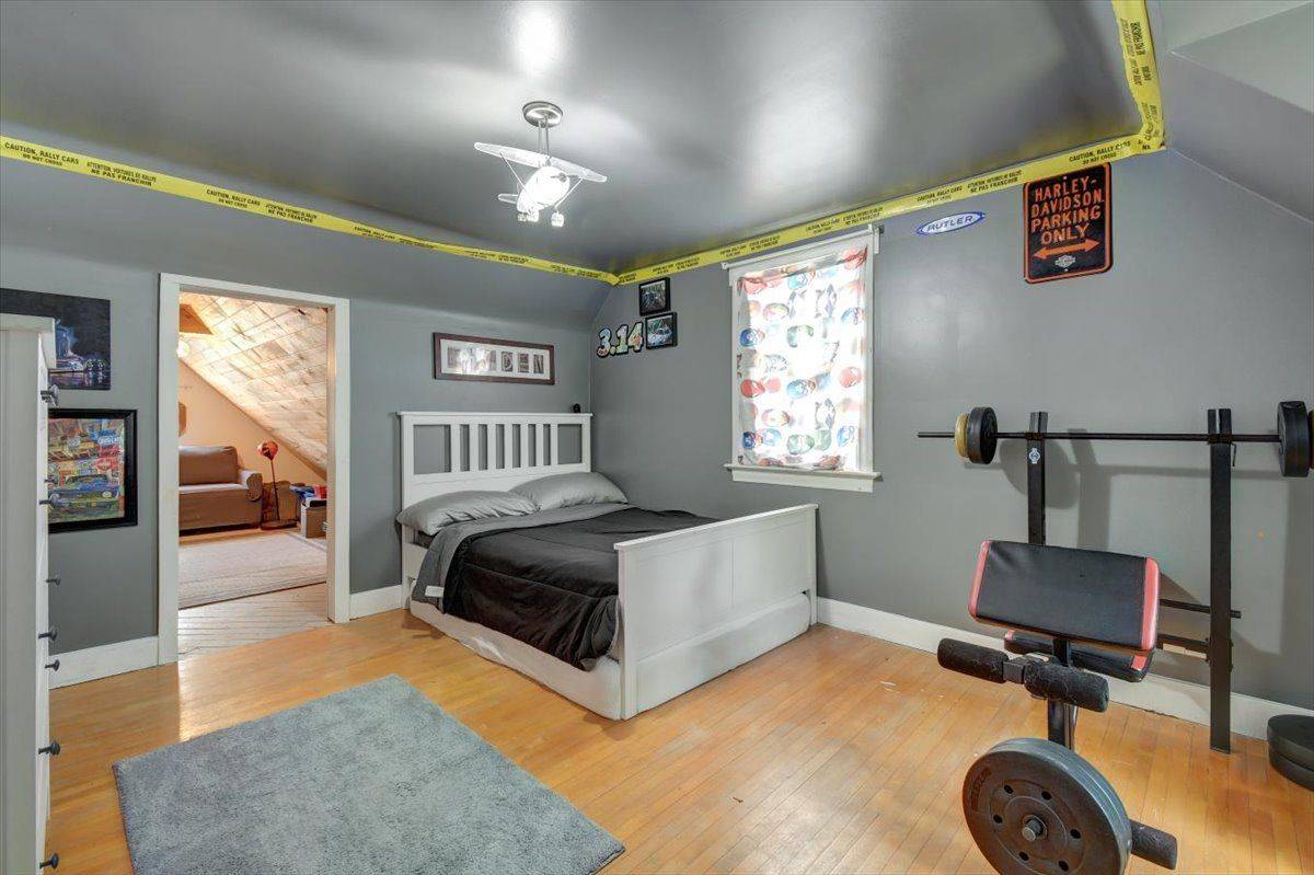 Bancroft, ON K0L 1C0,18 Highschool LN