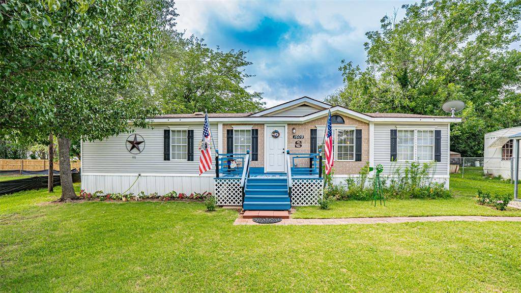 Granbury, TX 76048,1609 Lands End Street