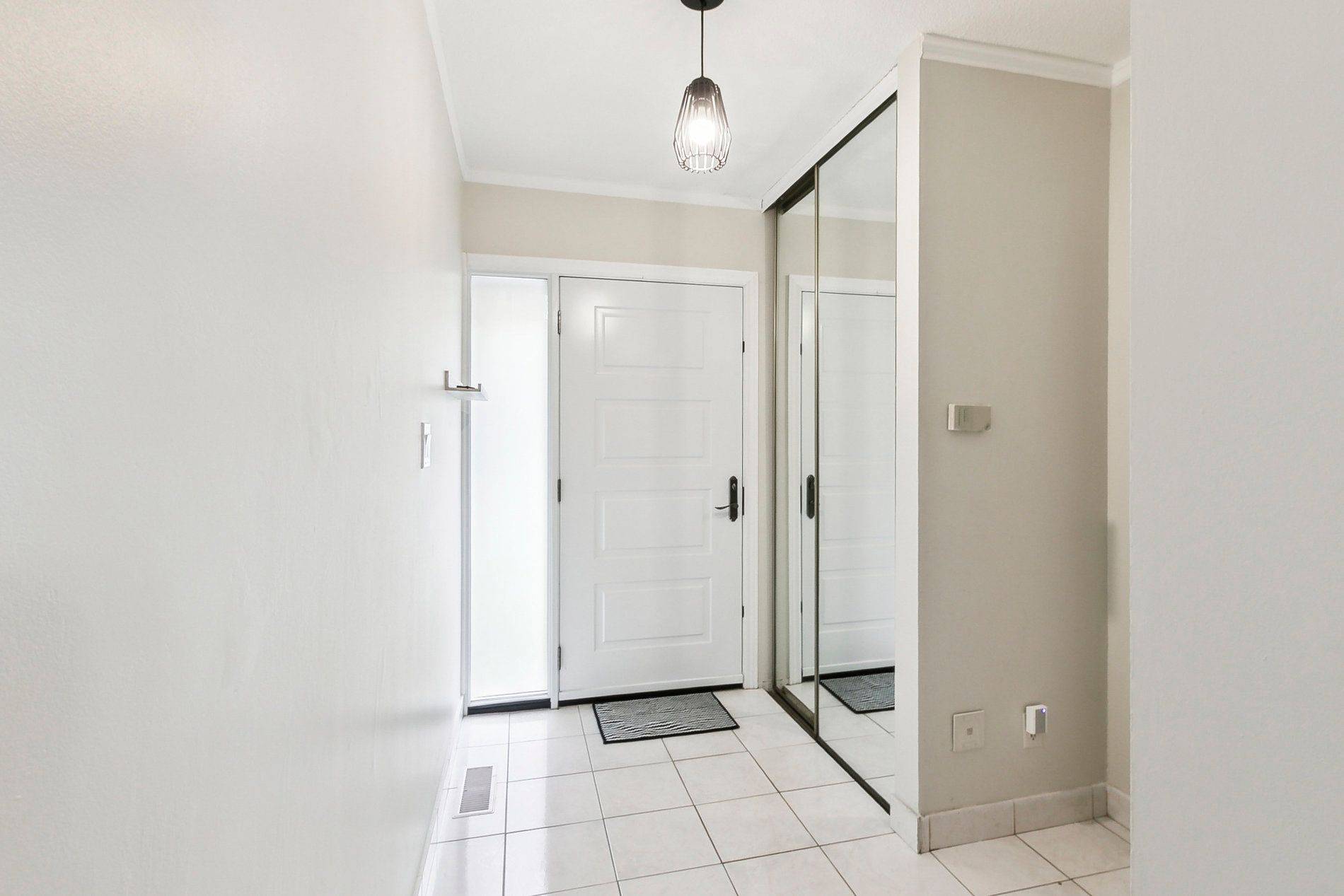 Toronto E05, ON M1W 2L7,15 Huntingwood DR #29