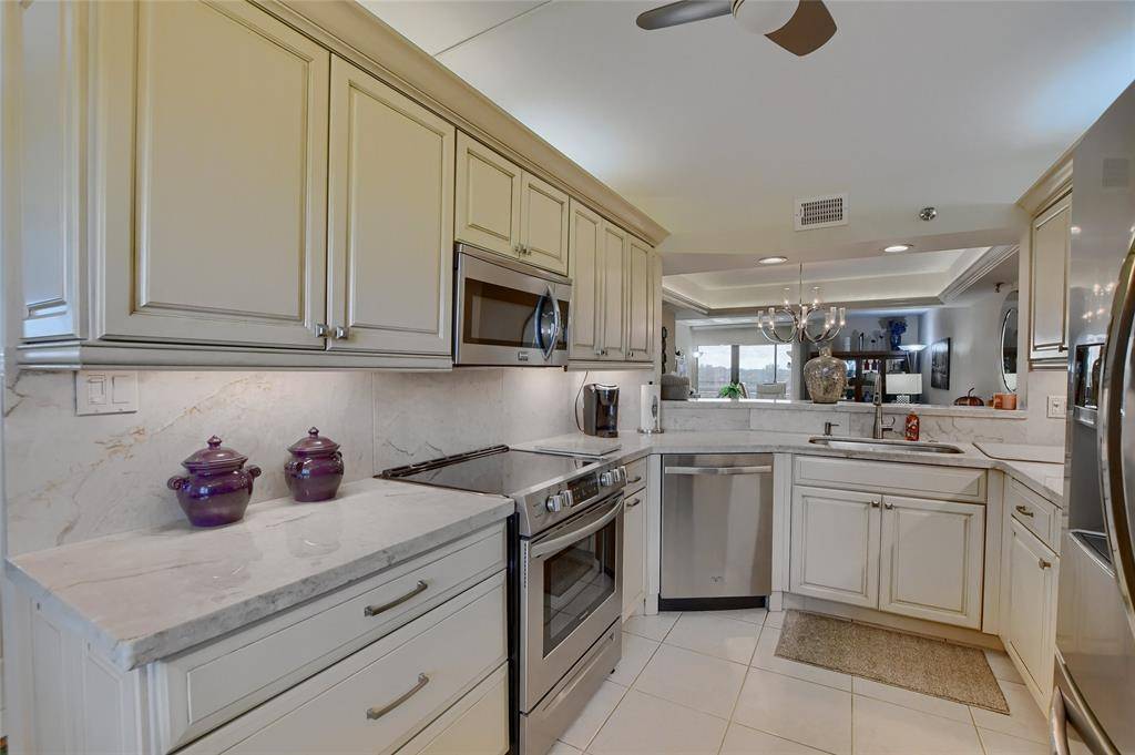 Boca Raton, FL 33428,9170 SW 14th St #4501