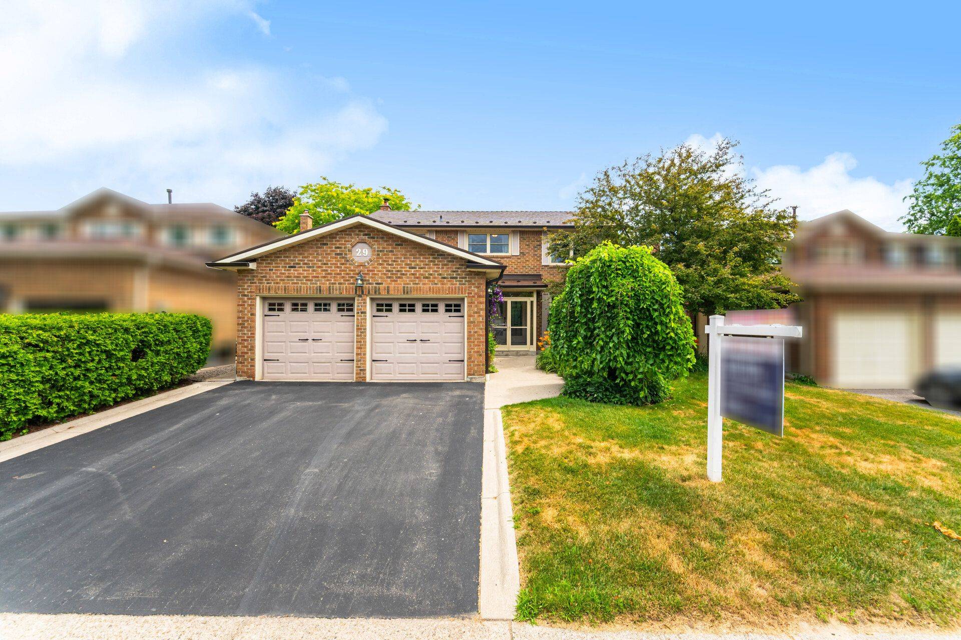 Brampton, ON L6Z 3E5,29 Barr CRES