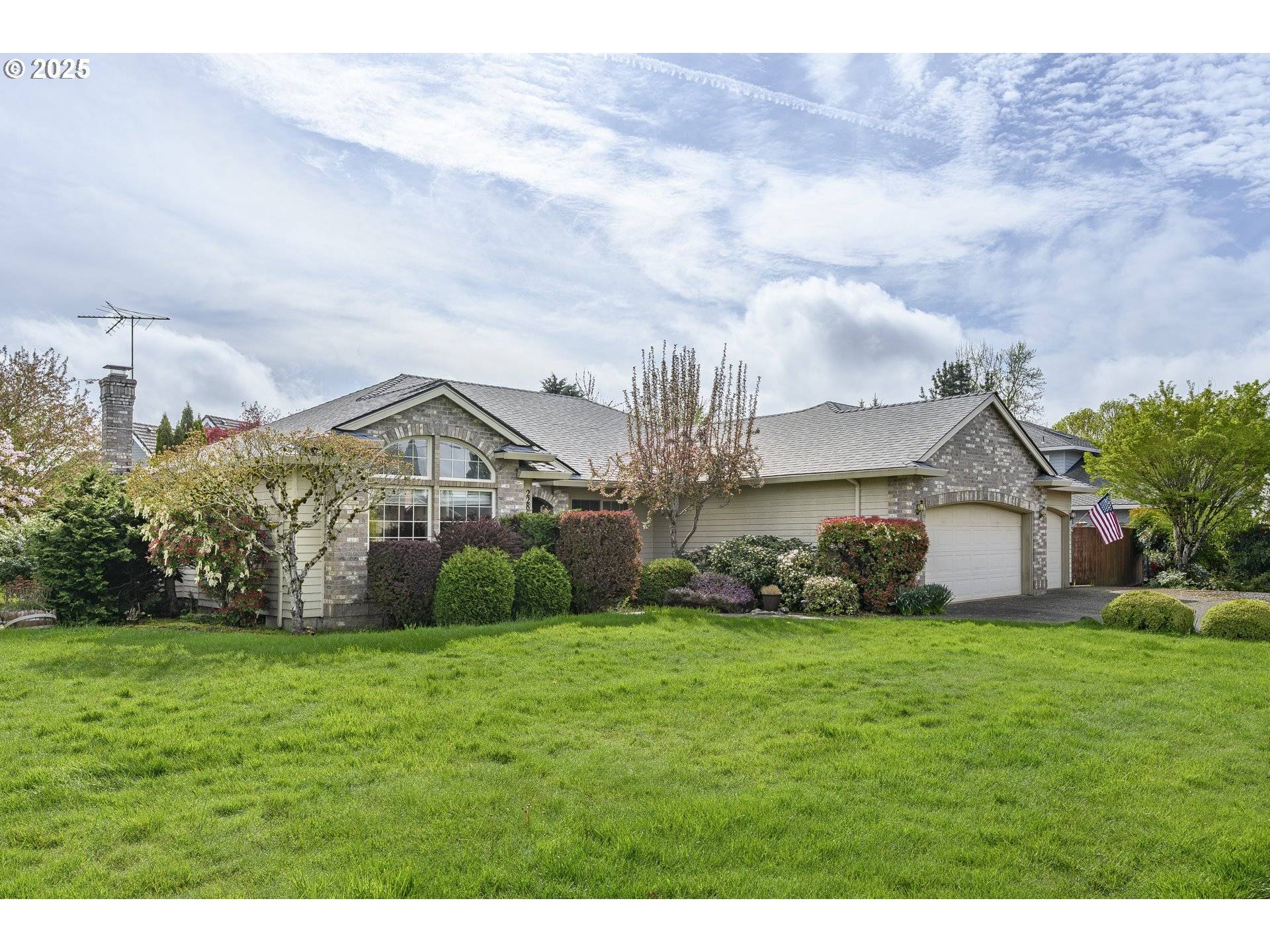 Mc Minnville, OR 97128,2286 NW MICHELBOOK LN