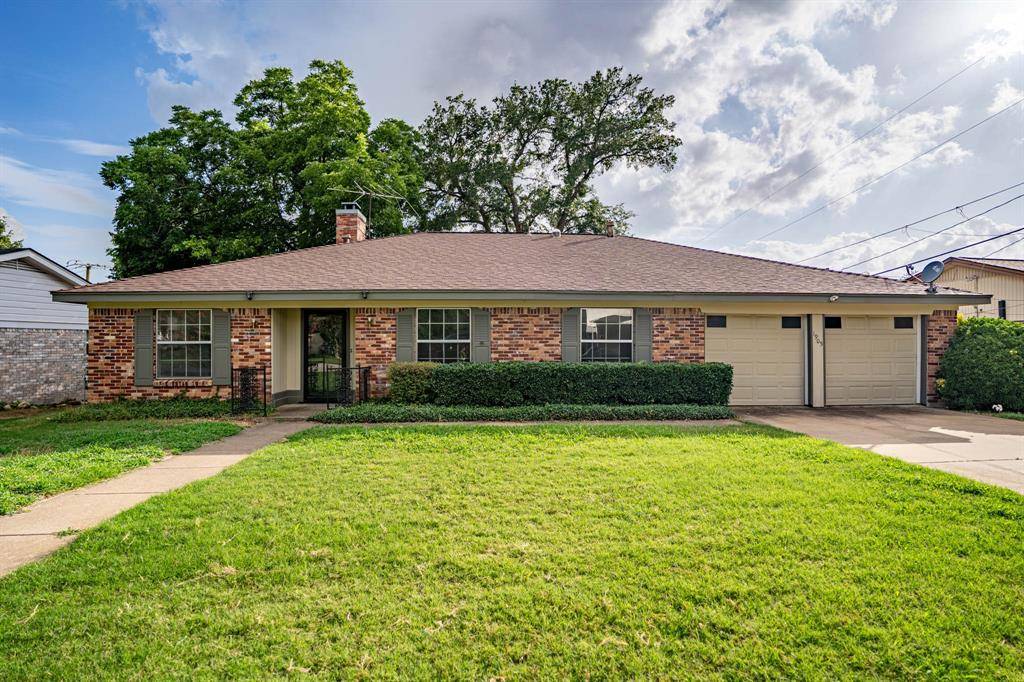 Hurst, TX 76054,1905 Cimarron Trail