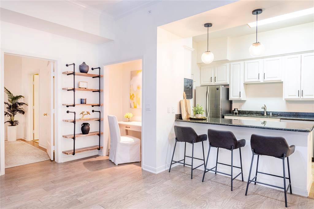 Dallas, TX 75219,3225 Turtle Creek Boulevard #206
