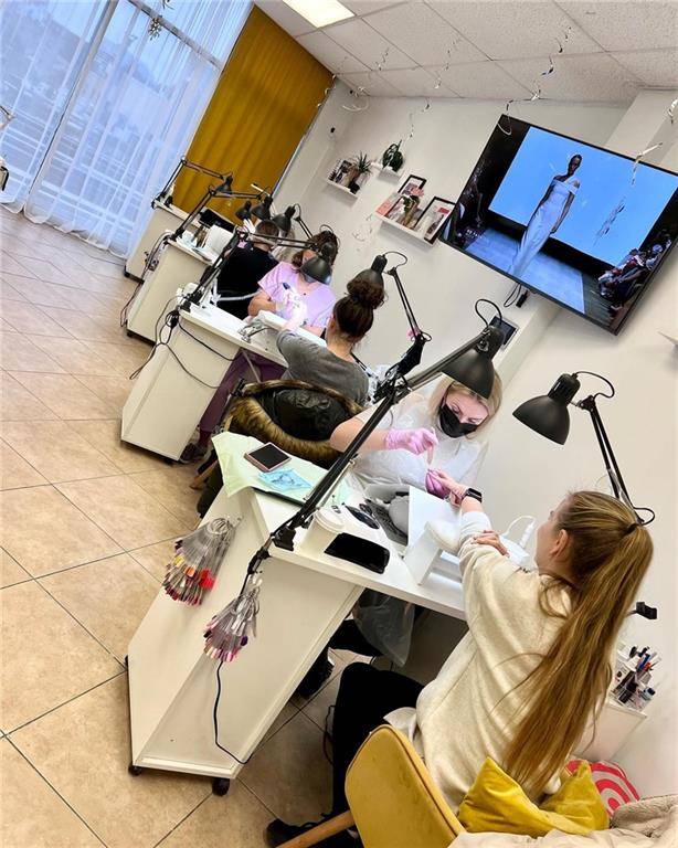 Brooklyn, NY 11135,128 Brighton Beach AVE #305