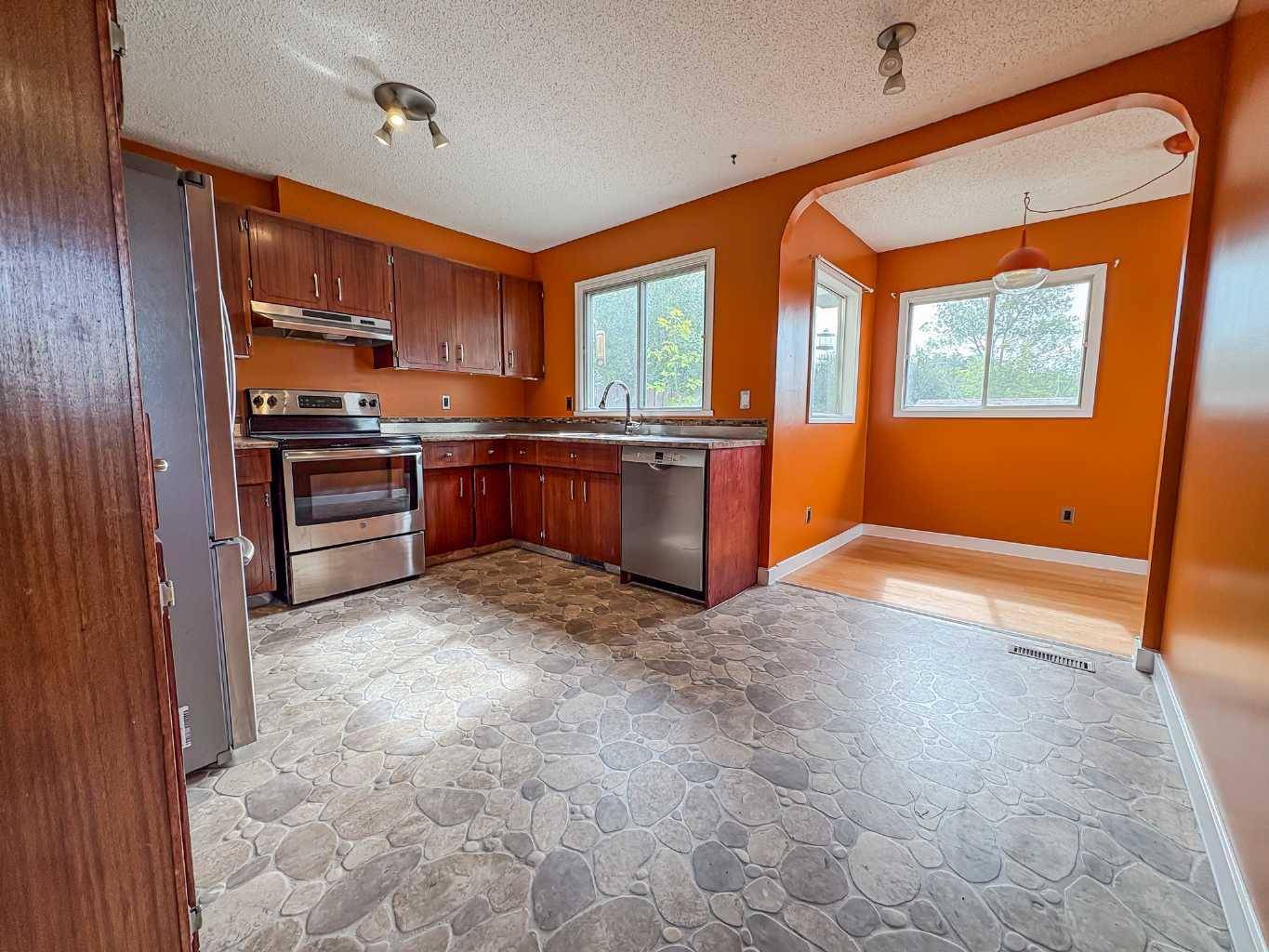 Grande Prairie, AB T8V 4N8,11901 94A Street