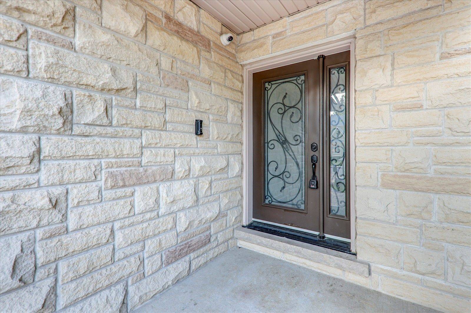 Toronto E06, ON M1N 3K6,71 Lillington AVE