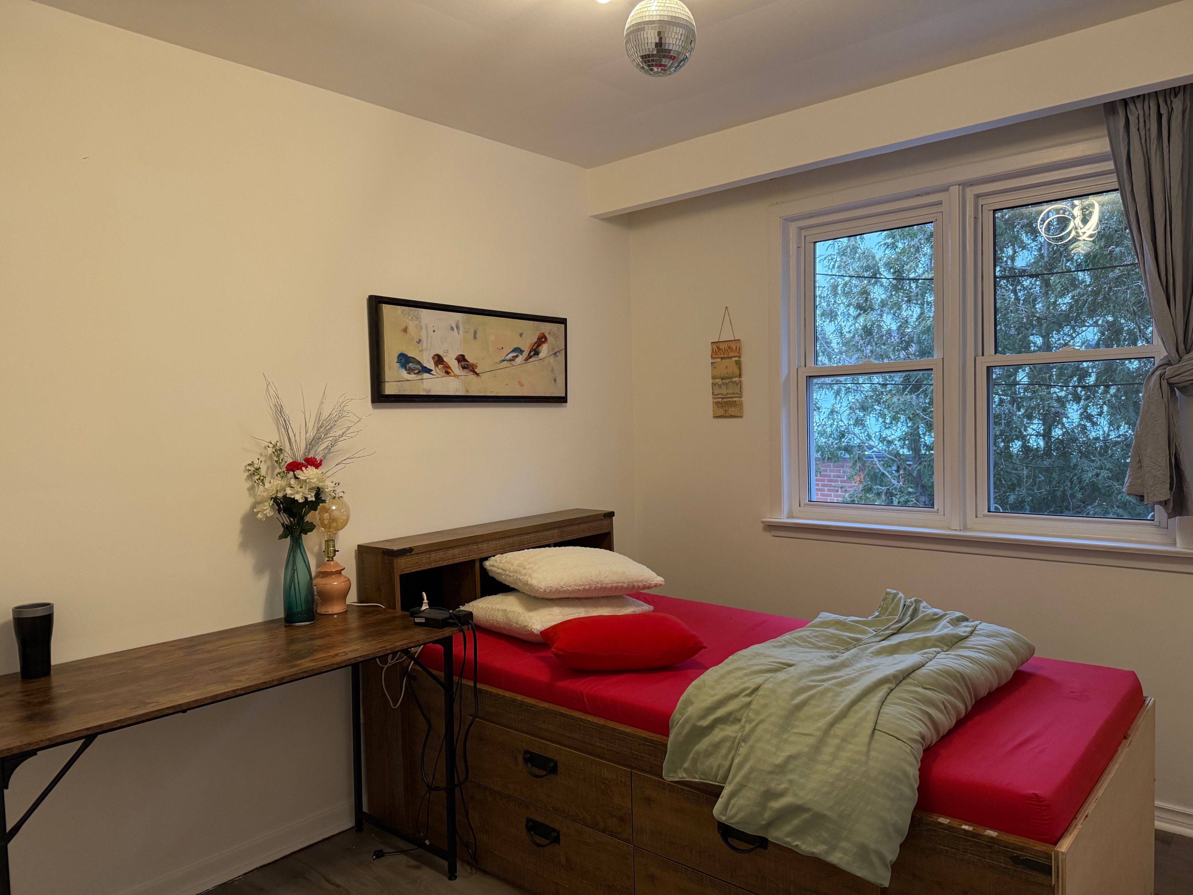 Toronto W04, ON M6B 2W2,68 Claver AVE ##2