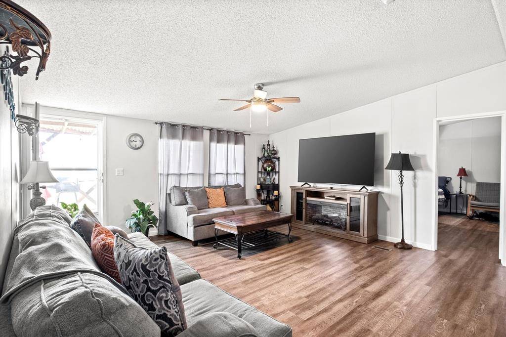 Joshua, TX 76058,3300 Elderberry Lane
