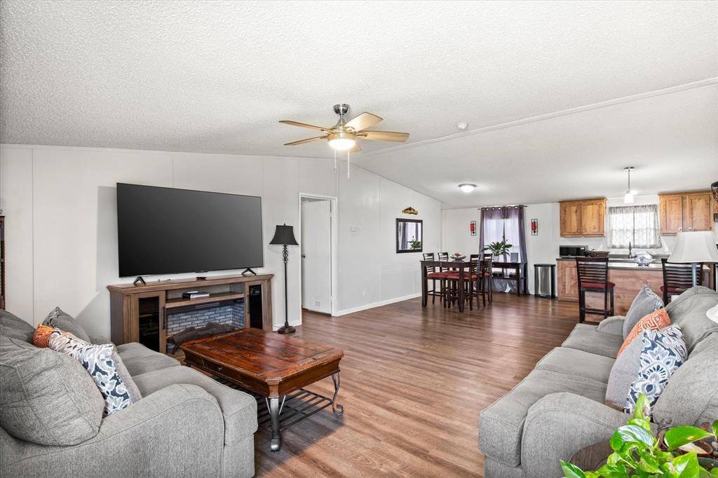 Joshua, TX 76058,3300 Elderberry Lane