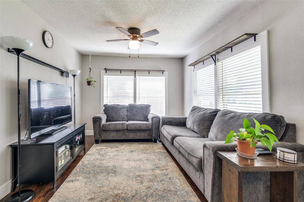 Alvarado, TX 76009,201 E Davis Avenue