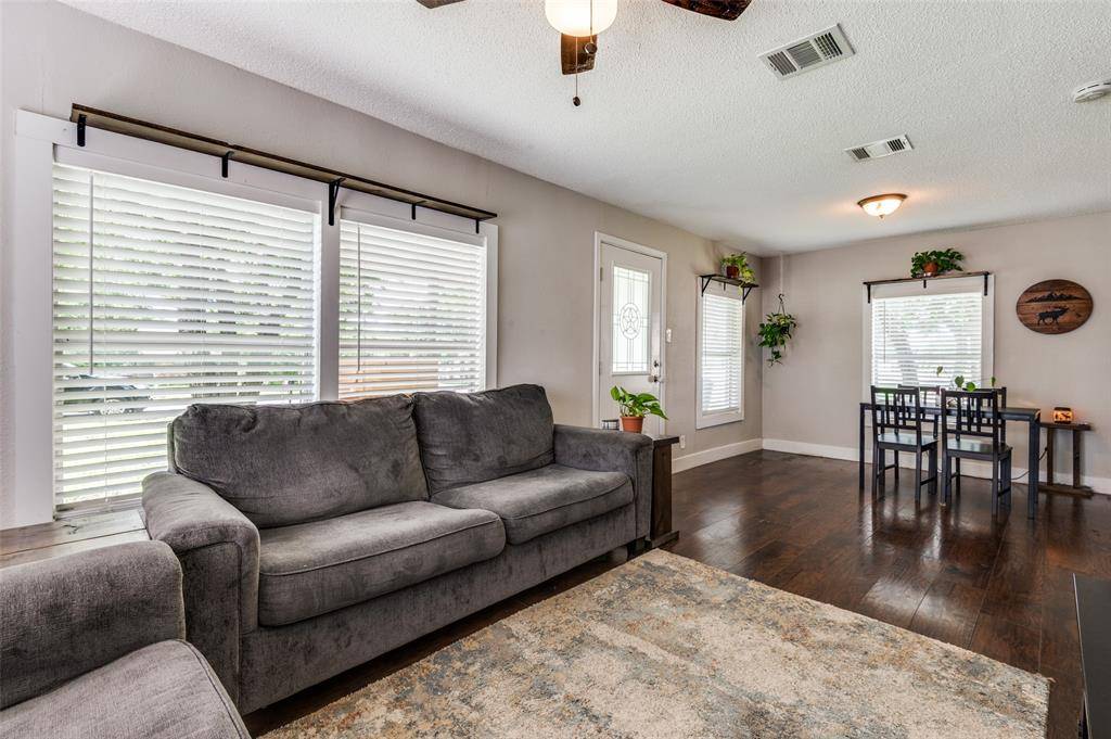 Alvarado, TX 76009,201 E Davis Avenue