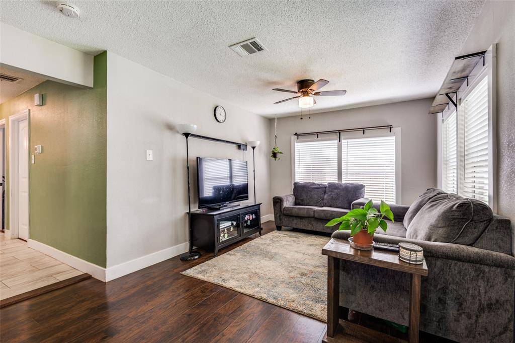 Alvarado, TX 76009,201 E Davis Avenue