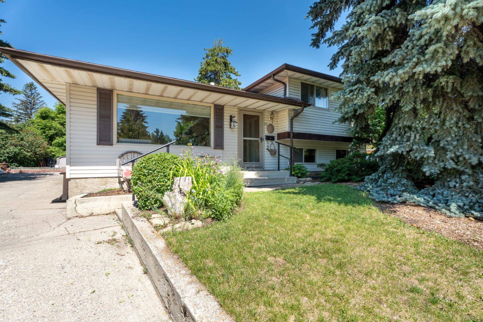 Calgary, AB T2C 1S7,111 Lynnbrook Bay SE
