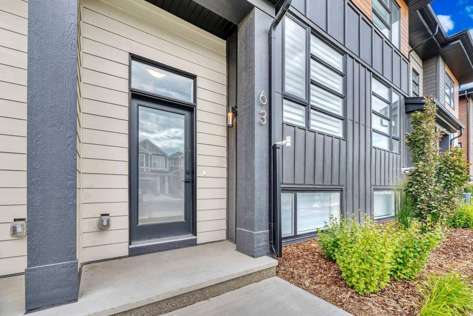 Calgary, AB T3P 2C7,63 Lucas WAY NW