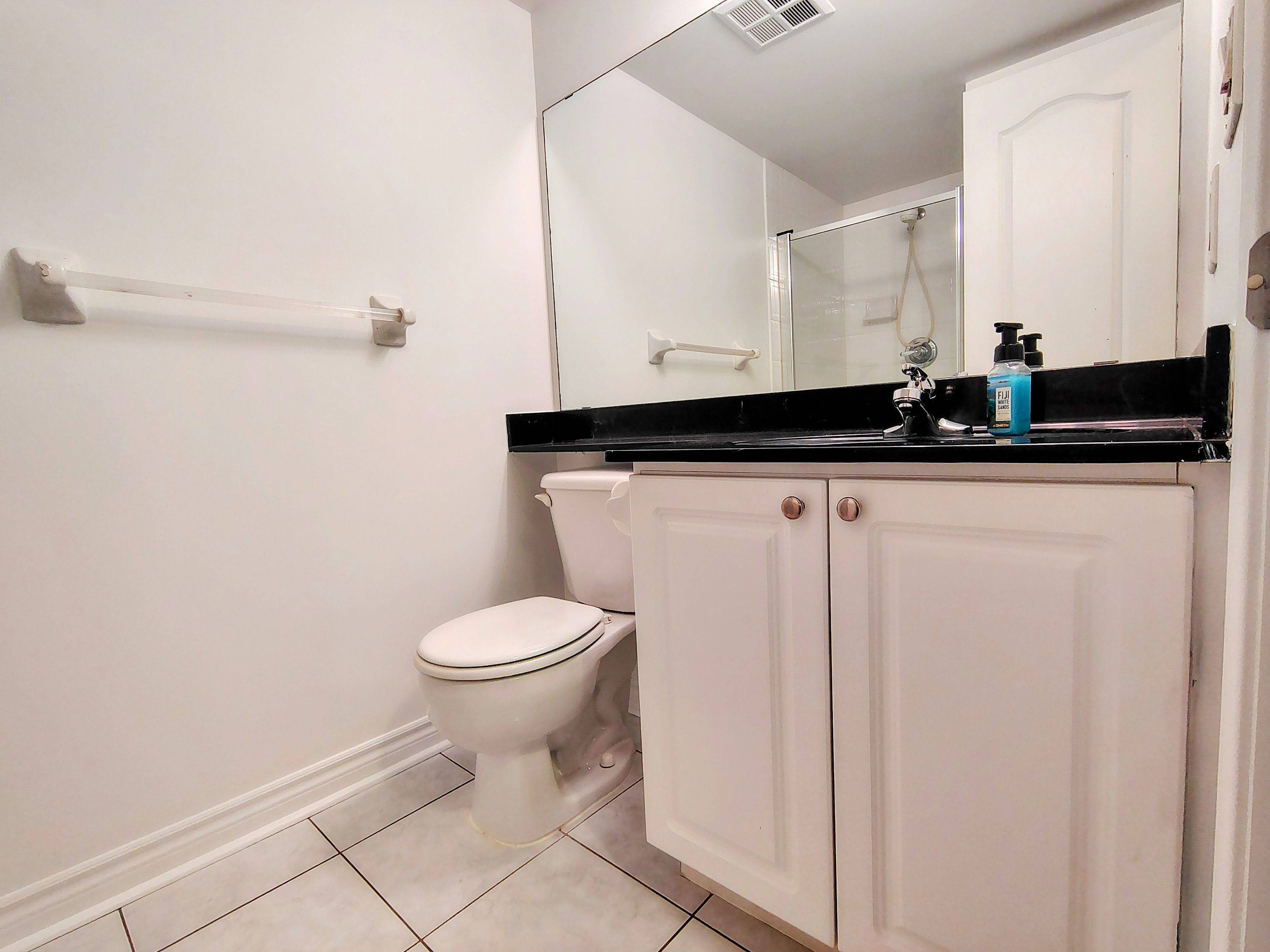 Mississauga, ON L5B 4M1,1 Elm DR W #1301