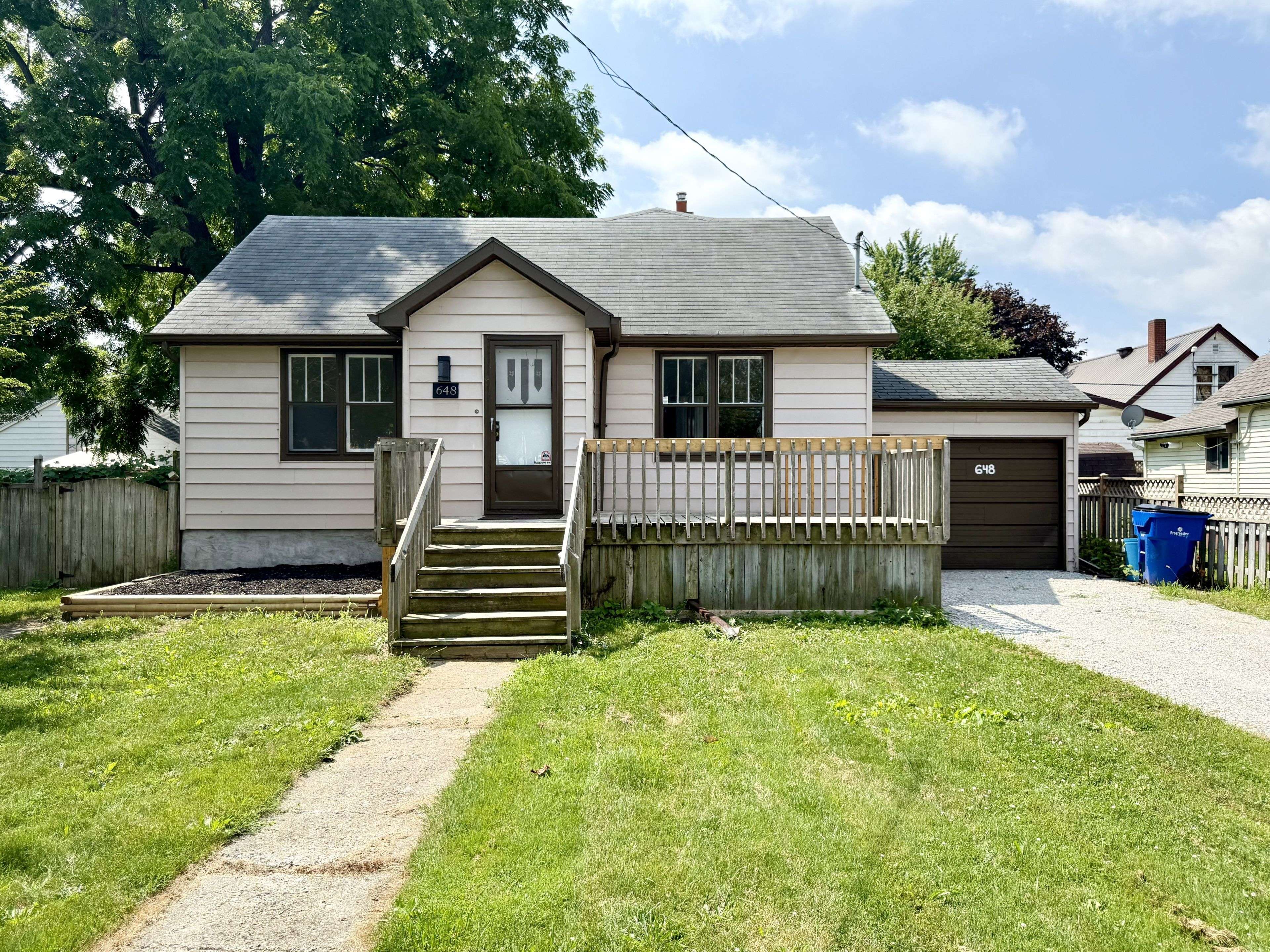 Chatham-kent, ON N8A 1K5,648 Wallace ST