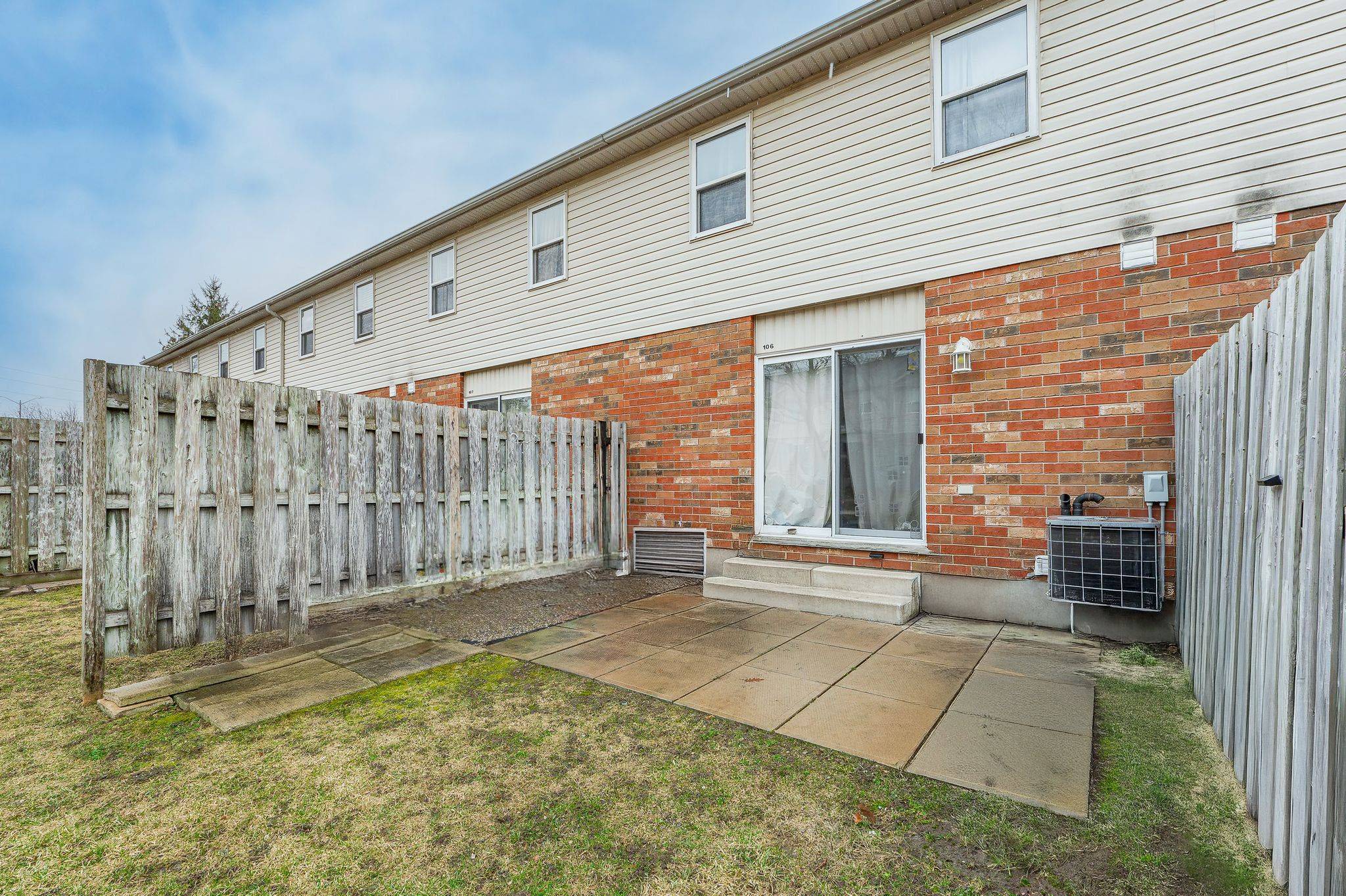 Guelph, ON N1K 1Y1,30 IMPERIAL RD S #106