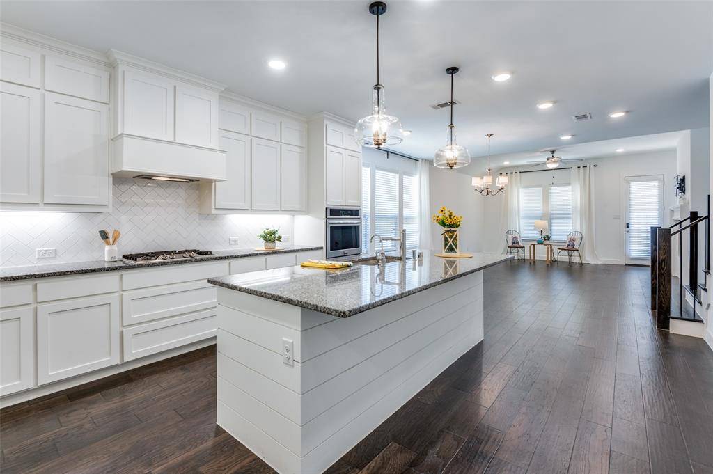 Carrollton, TX 75010,2284 Red Mule Lane