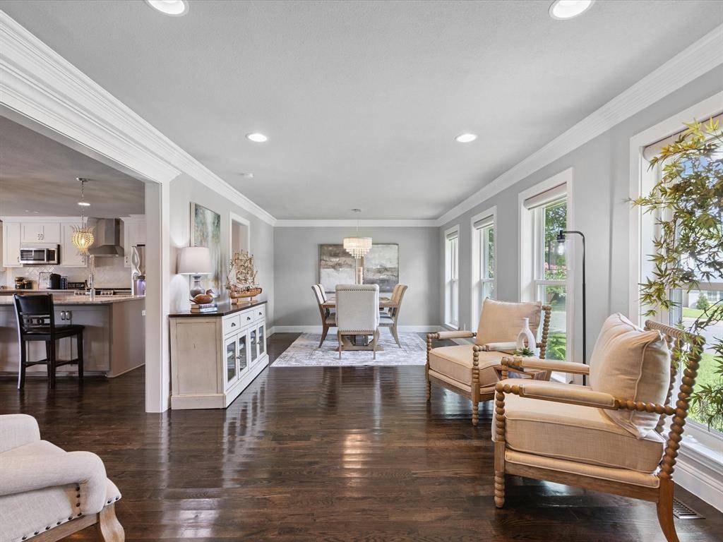 Dallas, TX 75248,7248 Tangleglen Drive