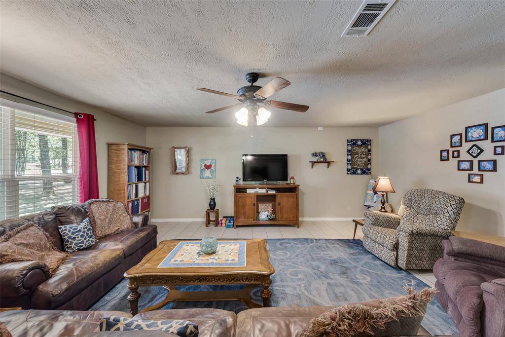 Krugerville, TX 76227,215 Surveyors Road